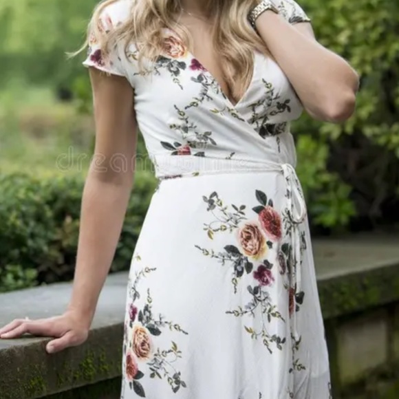 White floral print dress - Picture 12 of 16
